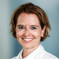 Porträt Dr. med. Sanja Schmeck, Oberärztin Institut für Pathologie, varisano Klinikum Frankfurt Höchst