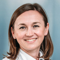 Porträt Dr. med. Tatjana Lotz, Oberärztin Klinik für Altersmedizin, varisano Klinikum Frankfurt Höchst