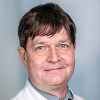 Porträt Dr. med. Thomas Massa, Oberarzt Klinik für Innere Medizin 1 (Rhythmologie), varisano Klinikum Frankfurt Höchst