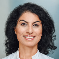 Porträt Venus Baba, Oberärztin Klinik für Neurochirurgie, varisano Klinikum Frankfurt Höchst