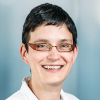 Porträt Dr. med. Lea Küppers-Tiedt, Oberärztin Klinik für Neurologie, varisano Klinikum Frankfurt Höchst