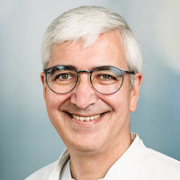 Porträt Guido Ackermann, Oberarzt Urologie, varisano Klinikum Frankfurt Höchst
