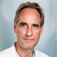 Porträt Prof. Dr. med. Thorsten Steiner, Chefarzt Klinik für Neurologie, varisano Klinikum Frankfurt Höchst